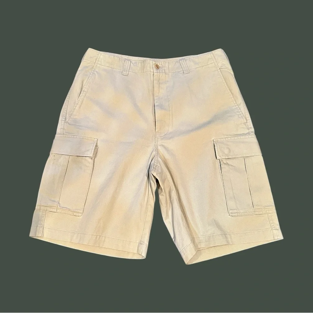 BANANA REPUBLIC, NWOT, MENS, KHAKI, CARGO SHORTS. LONG LENGTH. SIZE 33